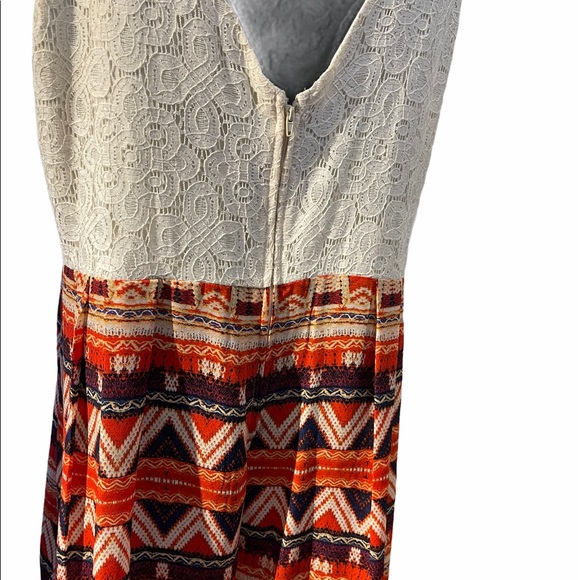 City triangles romper - Picture 8 of 11